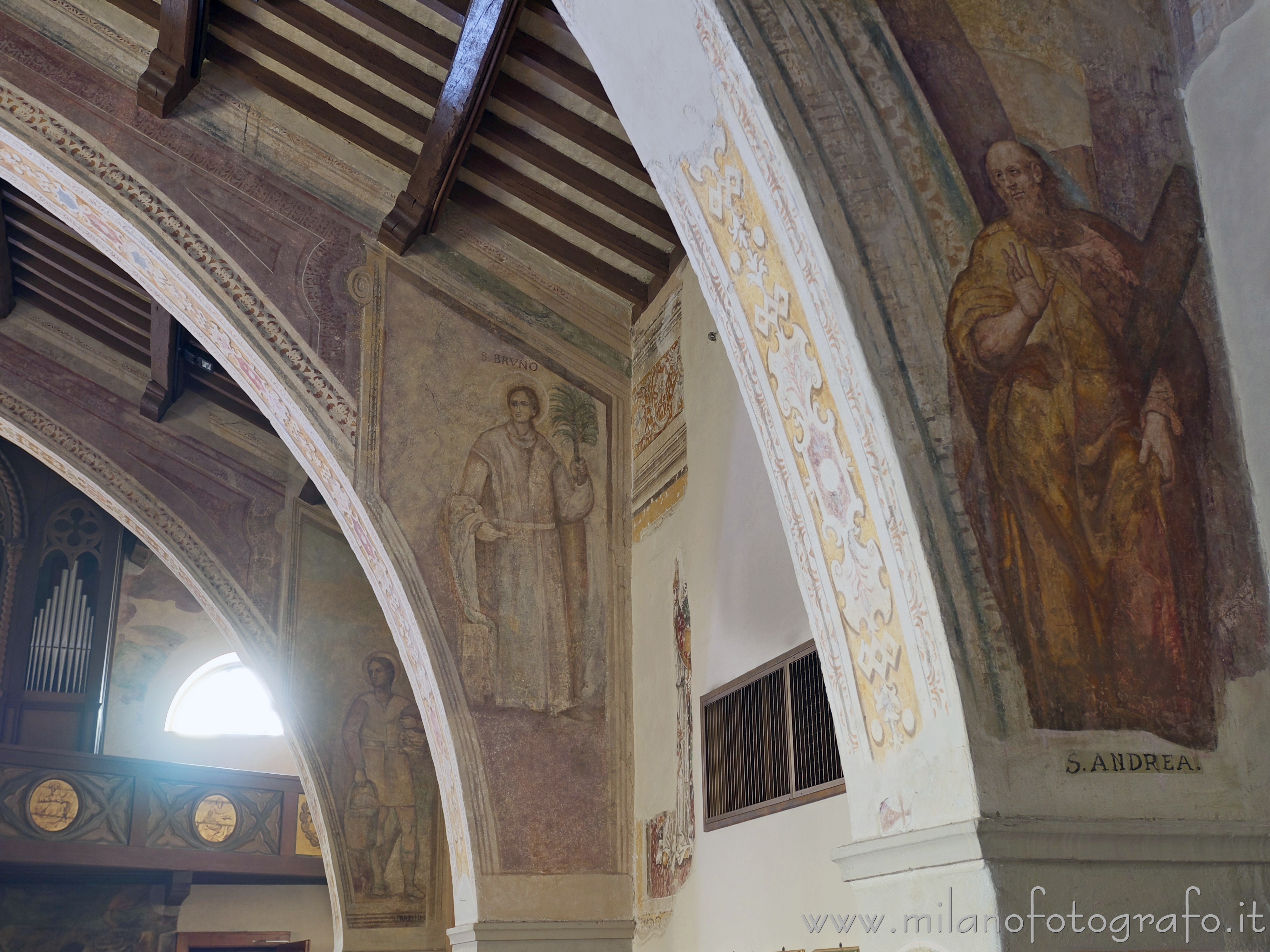 Trezzano sul Naviglio (Milano) - Archi affrescati nella Chiesa di Sant'Ambrogio